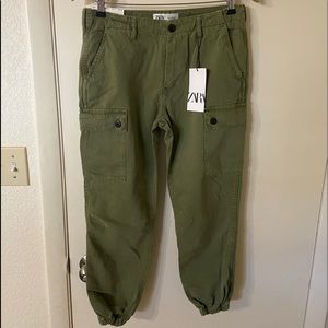 NWT Zara cargo pant in forest khaki size 4